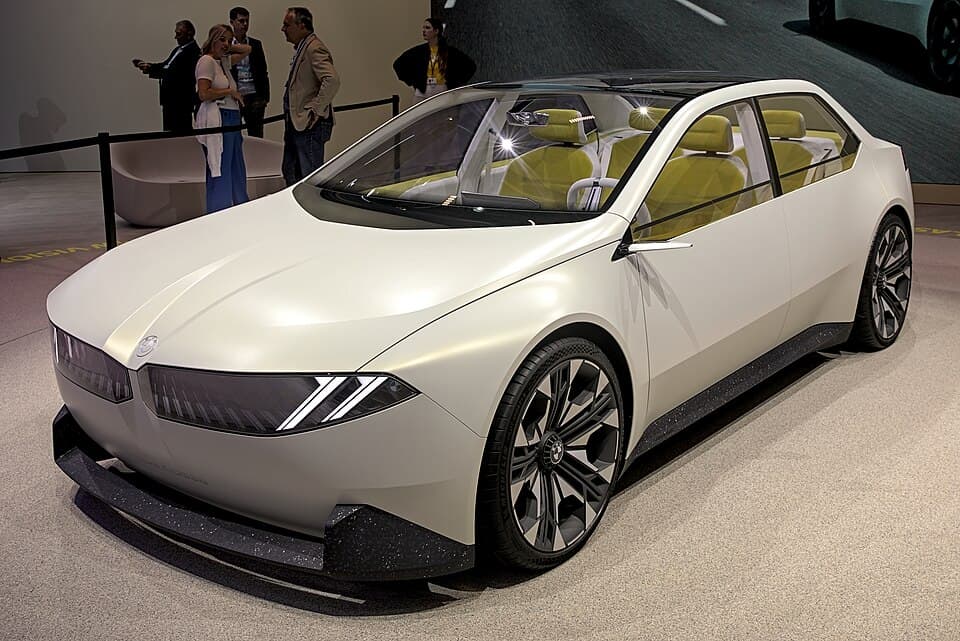 BMW Neue Klasse Sedan
